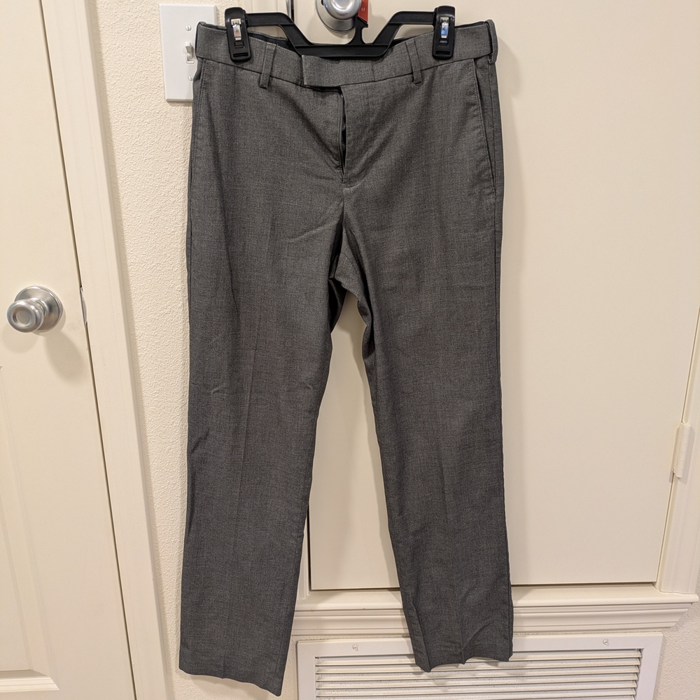 Savane Men's Gray Flat-Front Dress Pants